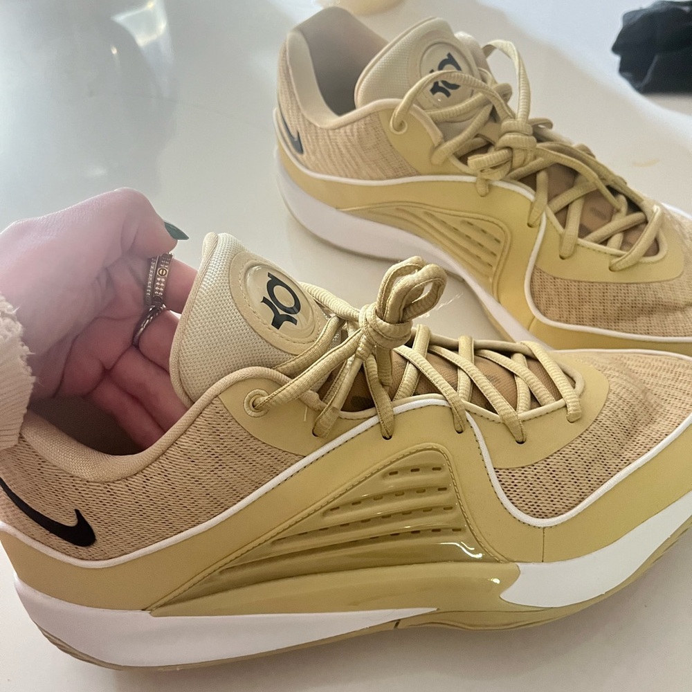 Kevin Durant Sixteen’s NWOB